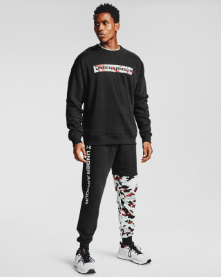 Under Armour Rival Fleece Camo Oberteil mit Rundhalsausschnitt und Schriftzug
