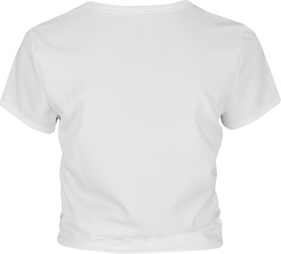 Rückseite eines weißen Kurzarm-T-Shirts mit feinem Rippenmuster.