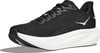Schwarze Hoka Laufschuhe mit weißer Sohle und Logo.