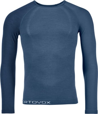 Blaues Thermo-Langarmshirt mit Rundhalsausschnitt. Blaues Thermo-Langarmshirt mit Rundhalsausschnitt.