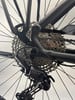 Shimano Deore Schaltwerk am Fahrrad mit Kassette.