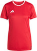 Rotes Adidas T-Shirt mit weißem Kragen und Logo auf der Brust.