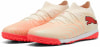Herren-Fußballschuhe von Puma mit orangen Streifen und Katzenlogo.