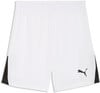 Weiße Puma Shorts mit schwarzen Seitenteilen und Logo.