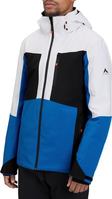 Ein Mann in einer weißen, schwarzen und blauen Skijacke mit orangefarbenen Details. Ein Mann in einer weißen, schwarzen und blauen Skijacke mit orangefarbenen Details.