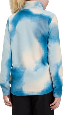 Rückansicht eines Kinder-Fleece-Pullovers mit blau-weißem Tie-Dye-Muster. Rückansicht eines Kinder-Fleece-Pullovers mit blau-weißem Tie-Dye-Muster.