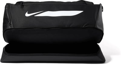 Schwarze Nike Sporttasche mit Logo und offenem Bodenfach. Schwarze Nike Sporttasche mit Logo und offenem Bodenfach.