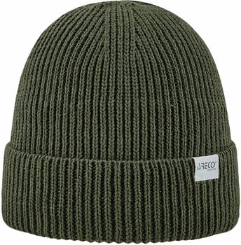 Grüne Strickmütze mit weißem ARECO SPORTS Logo.