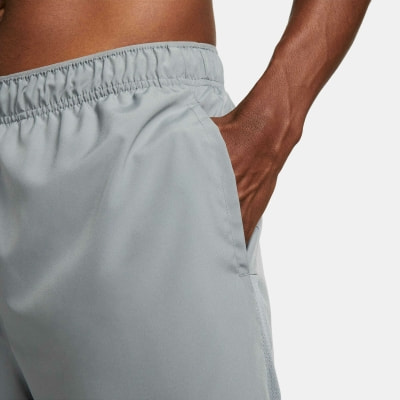 Nike Challenger Dri-FIT férfi rövidnadrág