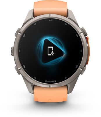 Smarte Garmin-Uhr mit orangefarbenem Armband und Mikrofonsymbol. Smarte Garmin-Uhr mit orangefarbenem Armband und Mikrofonsymbol.