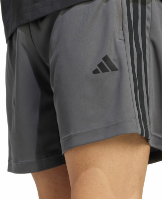 adidas Workout Essentials Base 3-Streifen Piqué Shorts