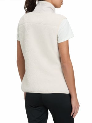 Damen cremefarbene Fleeceweste mit hohem Kragen und weißem T-Shirt. Damen cremefarbene Fleeceweste mit hohem Kragen und weißem T-Shirt.