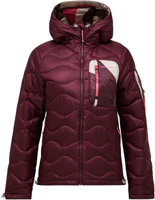 Damen-Daunenjacke in Burgunderrot mit Kapuze und buntem Innenfutter.