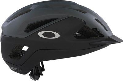 Schwarzer Oakley ARO3 Fahrradhelm mit Oakley-Logo an der Seite. Schwarzer Oakley ARO3 Fahrradhelm mit Oakley-Logo an der Seite.