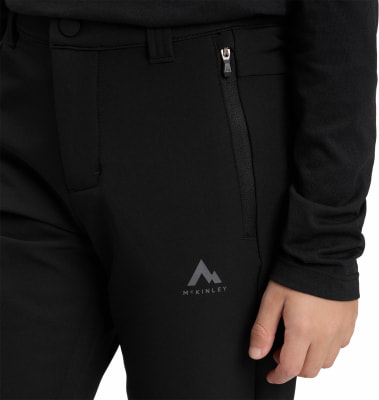 Schwarze Hose mit McKinley-Logo und Reißverschlusstasche. Schwarze Hose mit McKinley-Logo und Reißverschlusstasche.