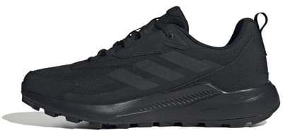 Fekete férfi Adidas terepfutó cipő markáns talppal. Fekete férfi Adidas terepfutó cipő markáns talppal.