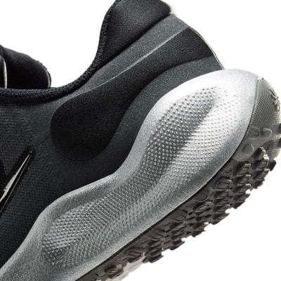 Nike Revolution 7 SE (GS) Trainingsschuhe