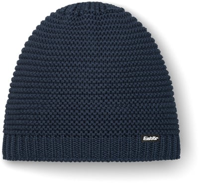 Dunkelblaue Strickmütze mit Eisbär-Logo am unteren Rand.