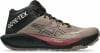 Herren-Laufschuh mit GORE-TEX-Technologie in Beige mit schwarzen Details.