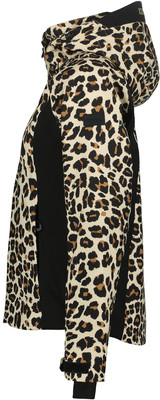 Damenjacke mit Leopardenmuster und schwarzen Streifen. Damenjacke mit Leopardenmuster und schwarzen Streifen.
