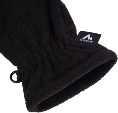 Schwarze Fleecehandschuhe mit McKinley-Logo. Schwarze Fleecehandschuhe mit McKinley-Logo.