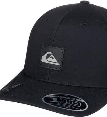 Schwarze Quiksilver-Kappe mit Logo vorne und Flexfit-Schriftzug. Schwarze Quiksilver-Kappe mit Logo vorne und Flexfit-Schriftzug.