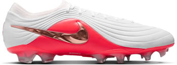 Weiße Nike Fußballschuhe mit pinkem Streifen und metallischem Logo.