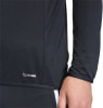 Detail einer schwarzen Sportjacke mit CLIMACOOL-Aufschrift.