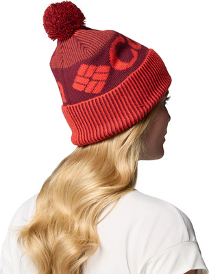 Damen-Strickmütze in Rot mit Bommel und Columbia-Logo.