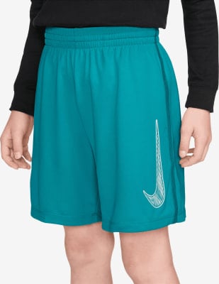 Herrenshorts von Nike in Türkis mit Logo.