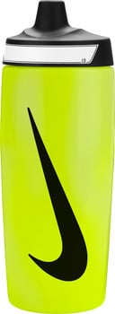 Eine gelbe Nike-Wasserflasche mit schwarzem Logo und weißem Streifen mit der Aufschrift I.D.