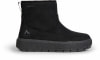 Schwarzer McKinley-Winterstiefel mit Logo und dicker Sohle.