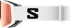 Skibrille mit breitem weißem Band und schwarzem S-Logo.