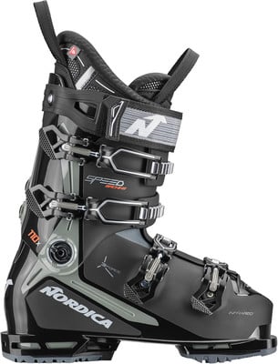 Ein schwarzer Nordica Skischuh mit Schnallen und Markenlogo.