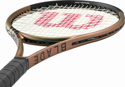 Wilson Blade 100 UL teniszütő