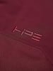 Stoffdetail mit eingraviertem HPE-Logo in Dunkelrot.