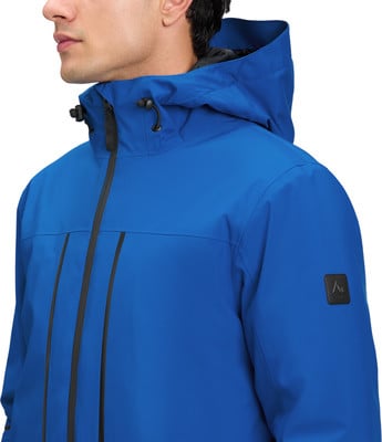 Blaue Herrenjacke mit Kapuze und schwarzen Reißverschlussdetails. Blaue Herrenjacke mit Kapuze und schwarzen Reißverschlussdetails.