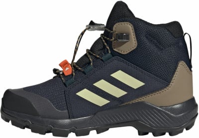 Kinder-Outdoor-Schuh von Adidas in Dunkelblau mit orangefarbenem Detail und Schnellverschluss. Kinder-Outdoor-Schuh von Adidas in Dunkelblau mit orangefarbenem Detail und Schnellverschluss.