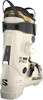 Ein beiger Salomon S/Pro Alpha Skischuh mit BOA-System und einstellbarem Flex.