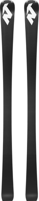 Zwei schwarze Skier mit weißem Logo oben, nebeneinander stehend. Zwei schwarze Skier mit weißem Logo oben, nebeneinander stehend.