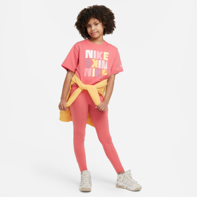 Nike Sportswear volnočasové tričko