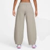Damen-Hosen in Beige mit weiten Beinen und lockerer Passform.
