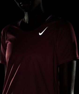 Nike Dri-FIT Race női póló