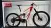 GASGAS E-Mountainbike mit weiß-rotem Rahmen und Federung.
