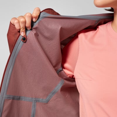 Salewa Pedroc 2 Powertex 2.5 Light Hardshelljacke mit Kapuze Salewa Pedroc 2 Powertex 2.5 Light Hardshelljacke mit Kapuze