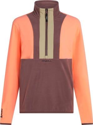 Eine orangefarbene Fleecejacke mit braunen und beigen Einsätzen und O'Neill-Logo. Eine orangefarbene Fleecejacke mit braunen und beigen Einsätzen und O'Neill-Logo.