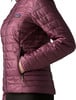 Detail einer gesteppten Damenjacke mit Patagonia-Logo und Reißverschluss.