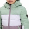 Kinder-Winterjacke mit Kapuze, Farbblockdesign und Pinguin-Anhänger.