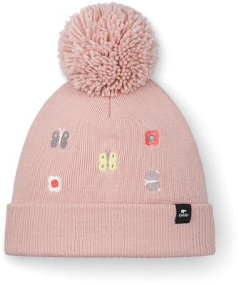 Eine rosa Mütze mit Bommel und gestickten Schmetterlingen und Blumen.