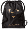 Schwarze Nike Football Tasche mit goldenem Logo und Kordelzug.